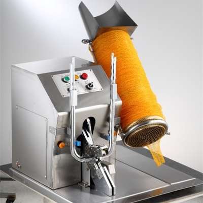 Semi-automatische netverpakkingsmachines voor het vullen van uien en soepele prestaties